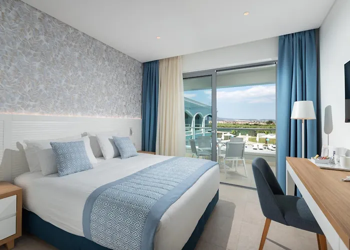 Blue Lagoon Queen * Kalyves Polygyrou