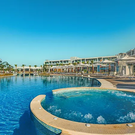 Blue Lagoon Queen אתר נופש *