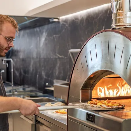 Complex Blue Lagoon Queen