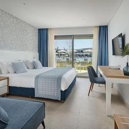 Blue Lagoon Queen Resort