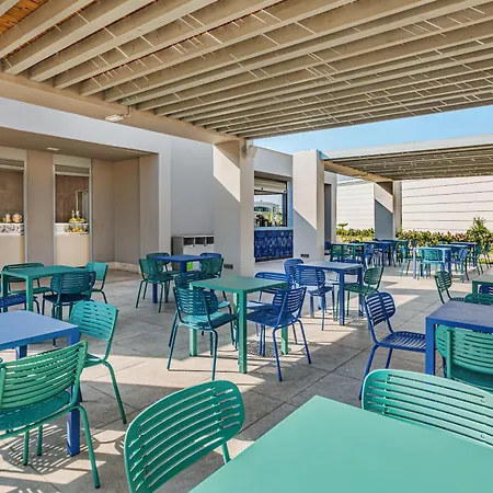 אתר נופש Blue Lagoon Queen Kalyves Polygyrou