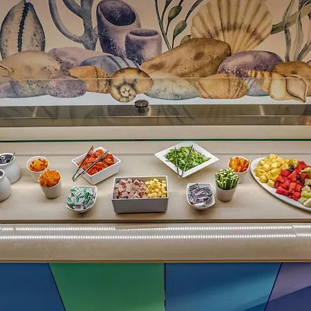 Blue Lagoon Queen منتجع