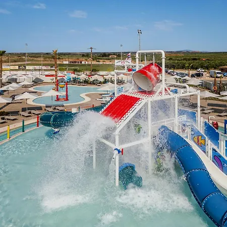 Blue Lagoon Queen אתר נופש