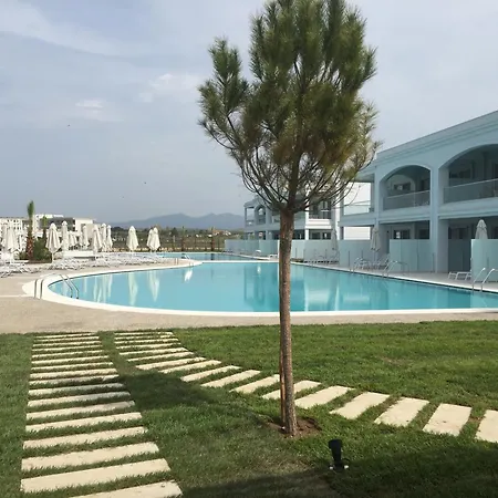 Blue Lagoon Queen Resort