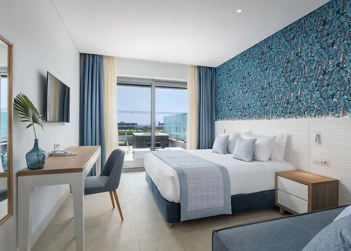 Resort Blue Lagoon Queen *