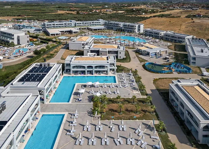 Blue Lagoon Queen אתר נופש Kalyves Polygyrou