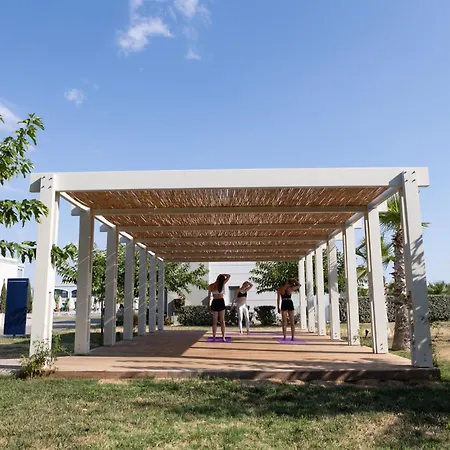 Resort Blue Lagoon Queen Kalyves Polygyrou